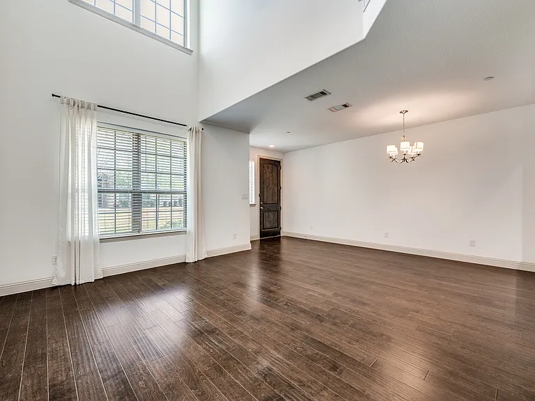 7424 Mitchell Dr — Photo 4