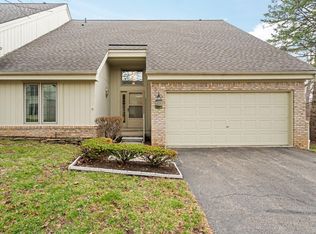 36482 Lochdale, Farmington, MI 48335