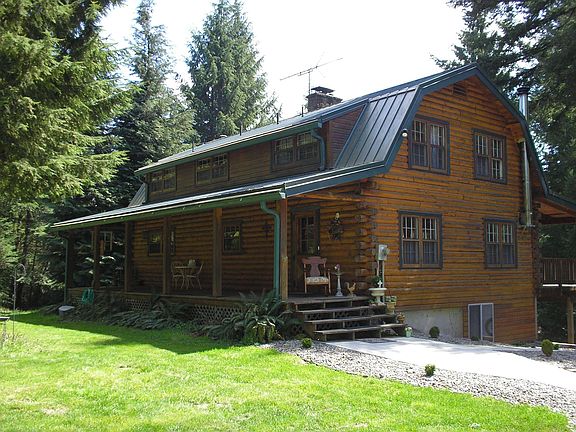 Log cabin 2700 sq ft.