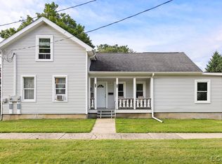 318 E Hunt St, Adrian, MI 49221