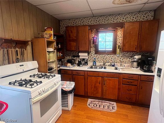 4th image of 431 W Walnut St