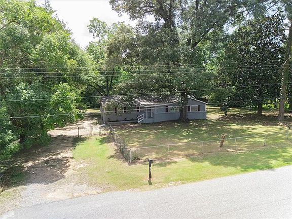 3rd image of 1708 Cody Rd N
