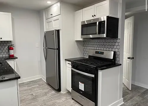 155 W Main St #3 Photo 1