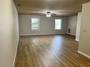 1931 Woods Rd #1B, Jacksonville, IL 62650