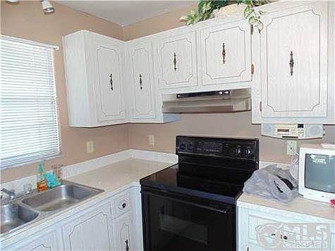 3rd image of 840 Meadowlark Ln