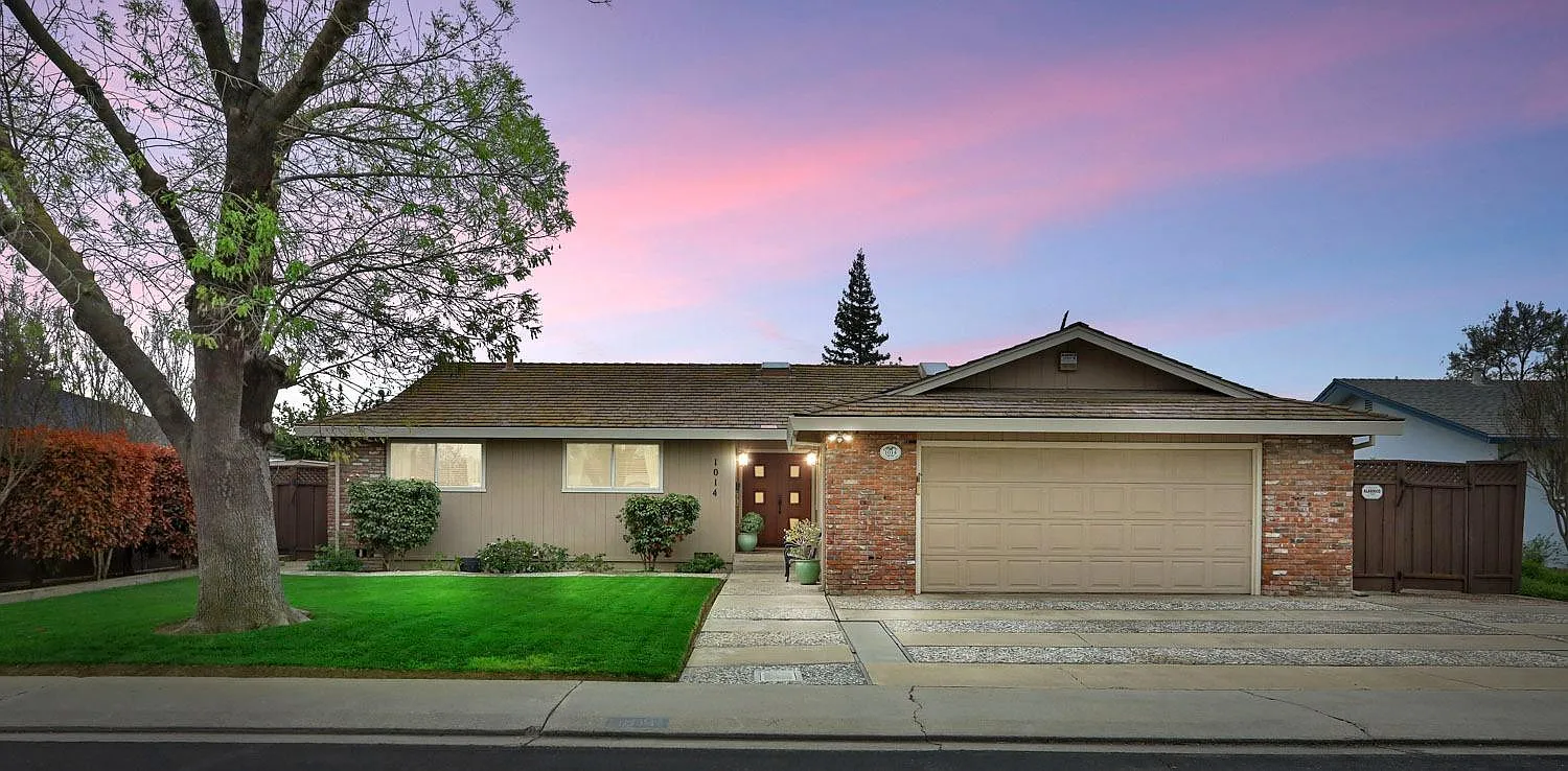 1014 Pasadena Ln photo 1