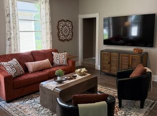 908 Troy Rd, Edwardsville, IL 62025