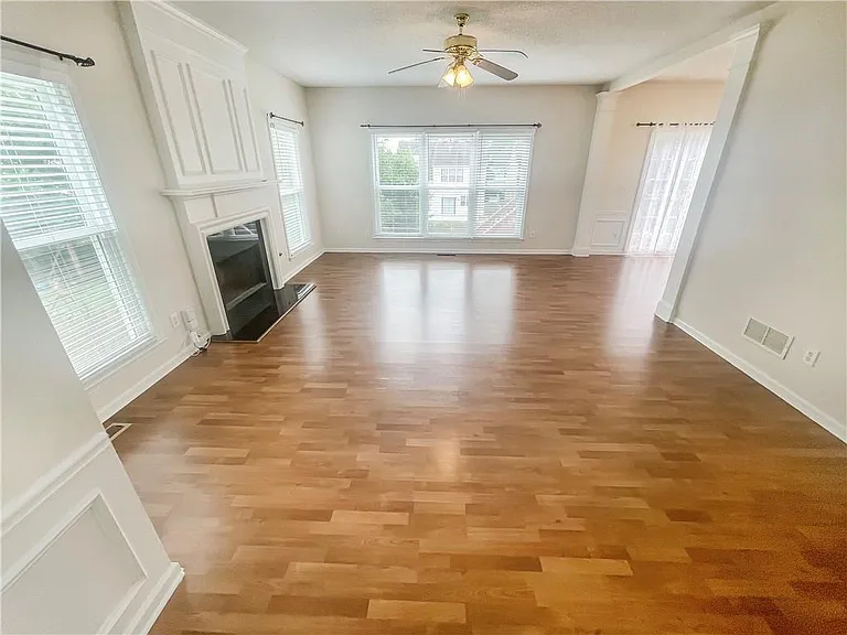 140 Calborne Ct — Photo 6