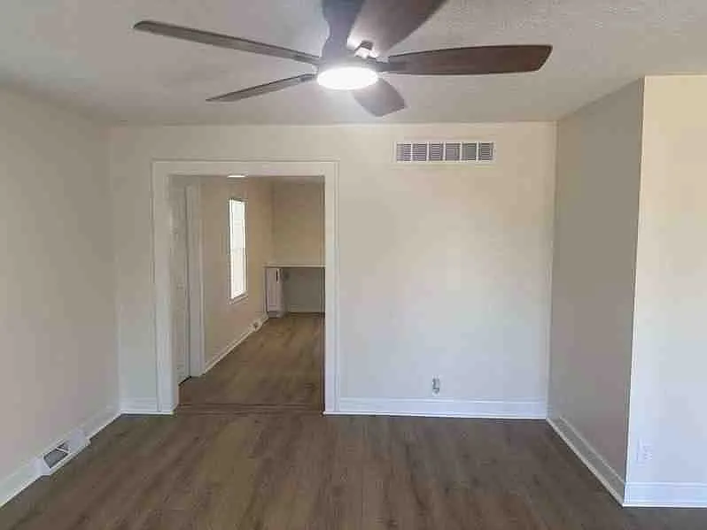 3 bed, 783 sqft, $2,195 — Photo 1
