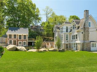 17-19 E Hills Rd, Westerly, RI 02891