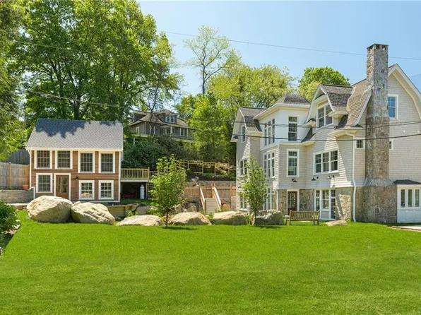 17-19 E Hills Rd, Westerly, RI 02891