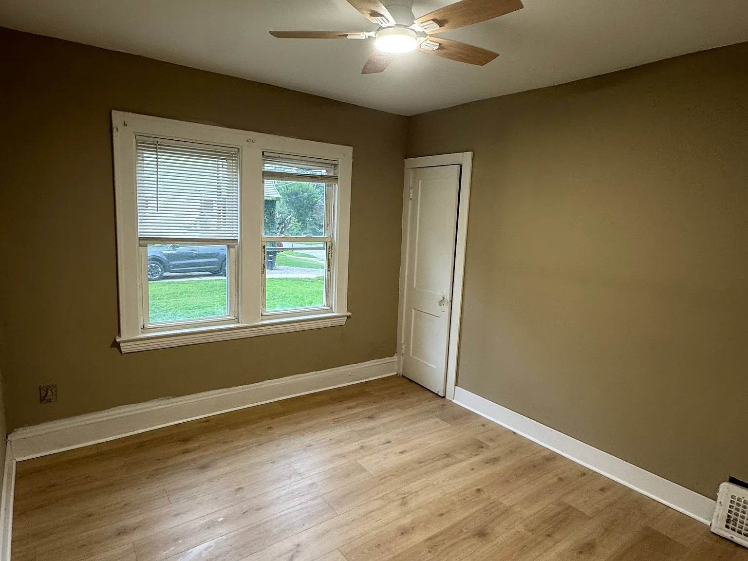 2 bed, 972 sqft, $1,100 — Photo 2