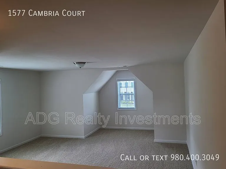 1577 Cambria Ct — Photo 3