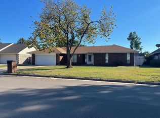 10316 Paisley Rd, Yukon, OK 73099