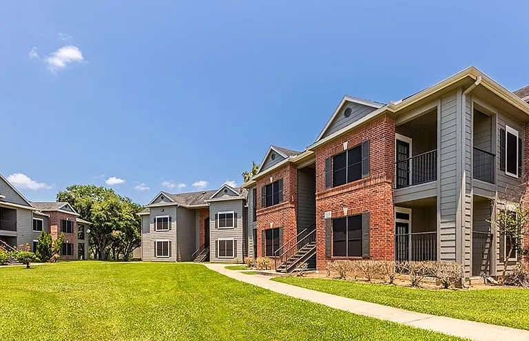 Trinity Oaks Apartment Homes — Photo 8