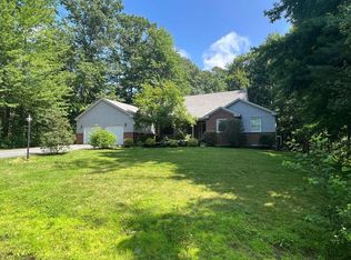 8 Terison Dr, Falmouth, ME 04105