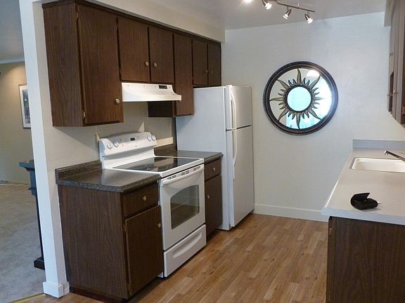 5th image of 5620 200th St SW APT A103
