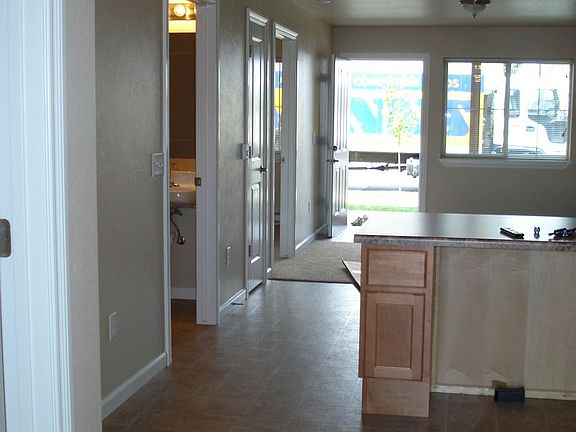 2nd image of 1915 Kensington Ave Unit 101