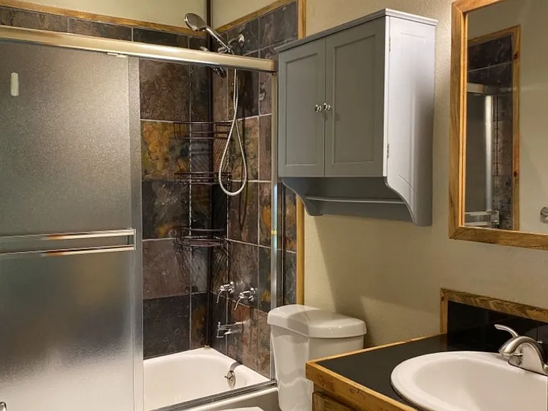 517 Endicott St — Photo 38