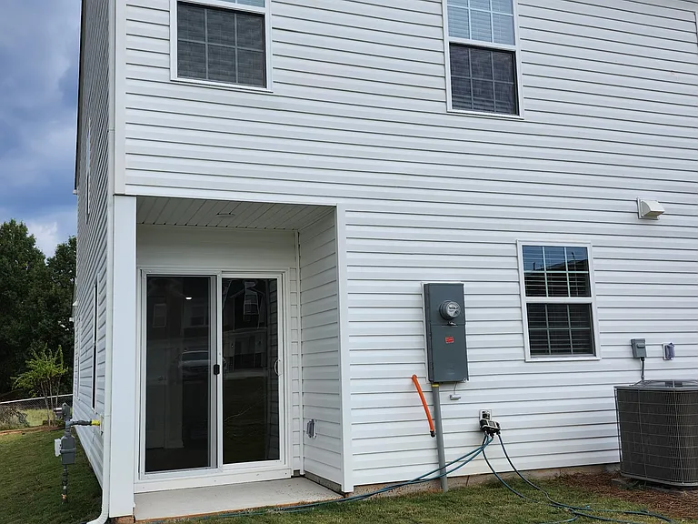 708 Peyden Ln — Photo 3