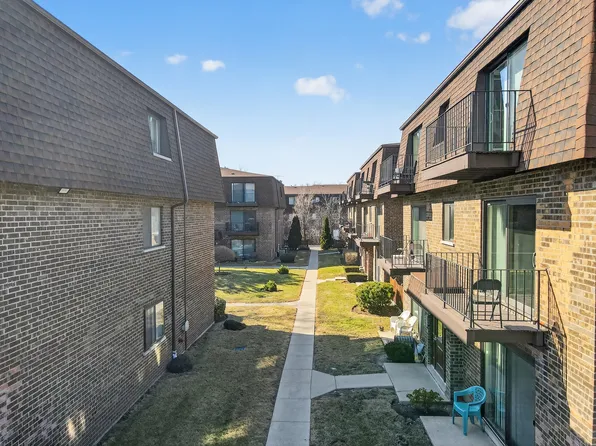 9619 Bianco Ter APT D, Des Plaines, IL 60016