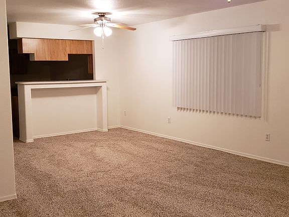 3rd image of 1646 Nottingham Dr