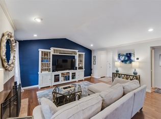 10588 High Hollows Dr APT 281, Dallas, TX 75230