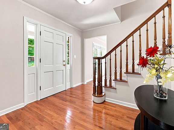 5th image of 2820 Briarglen Dr