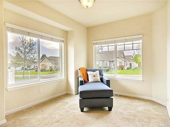 Den/Office could easily be a 3rd bedroom