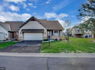 8425 Burlwood Dr, Chanhassen, MN 55317