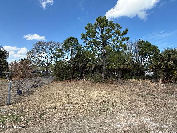 2nd image of 1069 Massey Rd