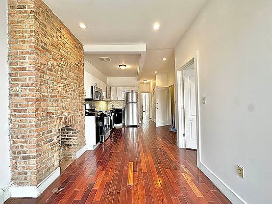 3rd image of 144 Sumpter St #2