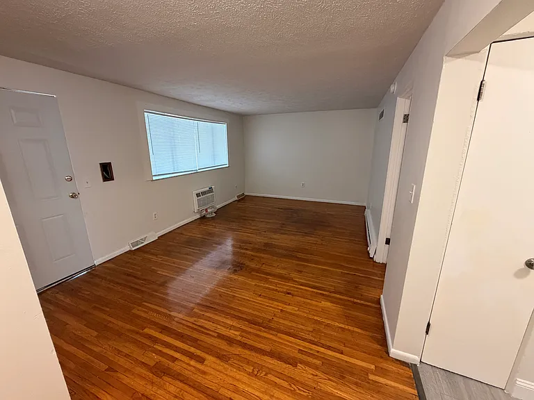 333 N Ellis St #B — Photo 7