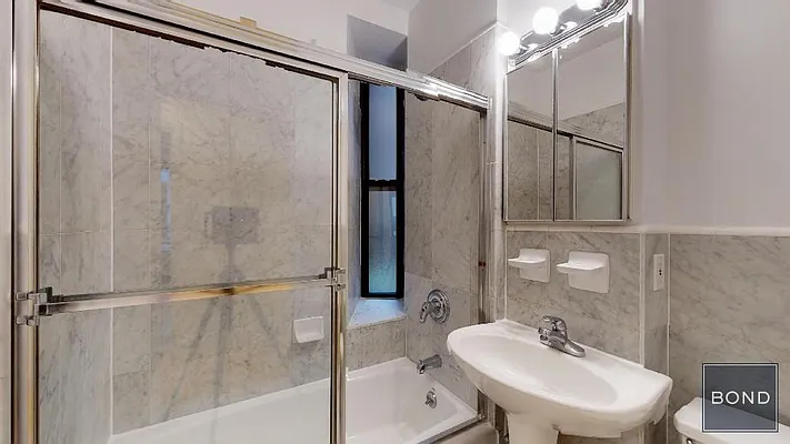 Rented by Bond New York | media 28