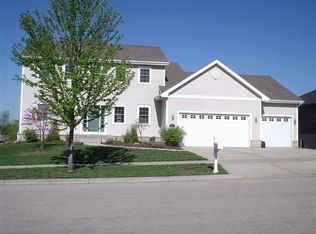 1002 N Division St, Waunakee, WI 53597