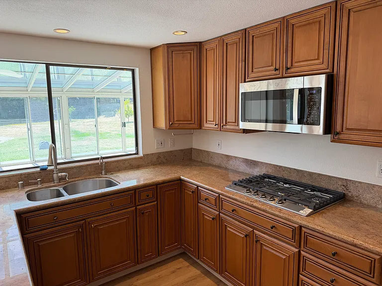 427 Bloom Ln — Photo 15