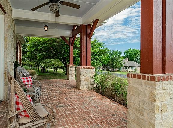 5th image of 4679 Lake Breeze Dr