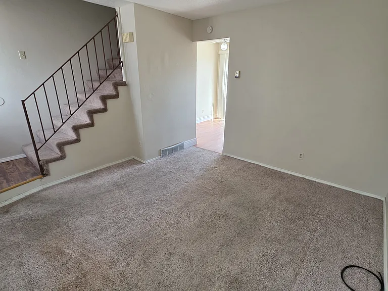 2022 Kennedy Ave — Photo 2