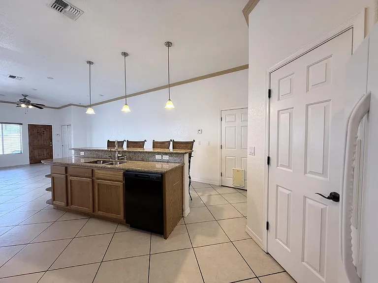 926 Stahlman Dr — Photo 7