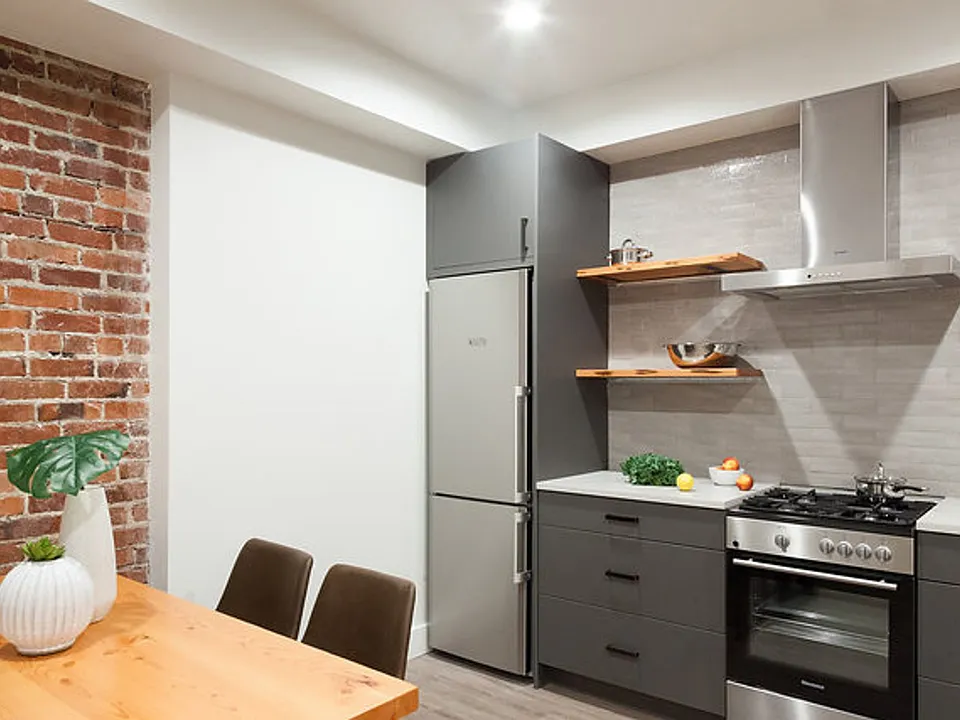 423 Terry Apartment