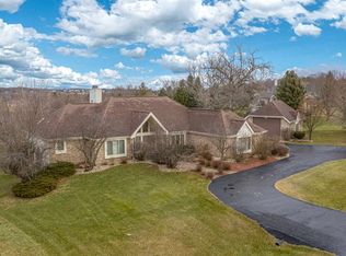 12075 N Ledges Dr, Roscoe, IL 61073