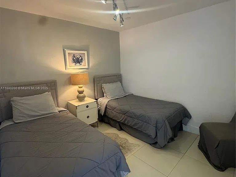 5151 Collins Ave #923 — Photo 15