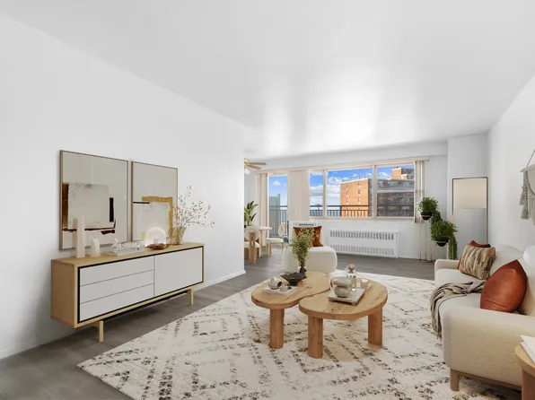 2915 West 5th Street image 1 of 13