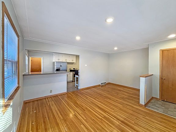 3rd image of 5711 Xerxes Ave S #2