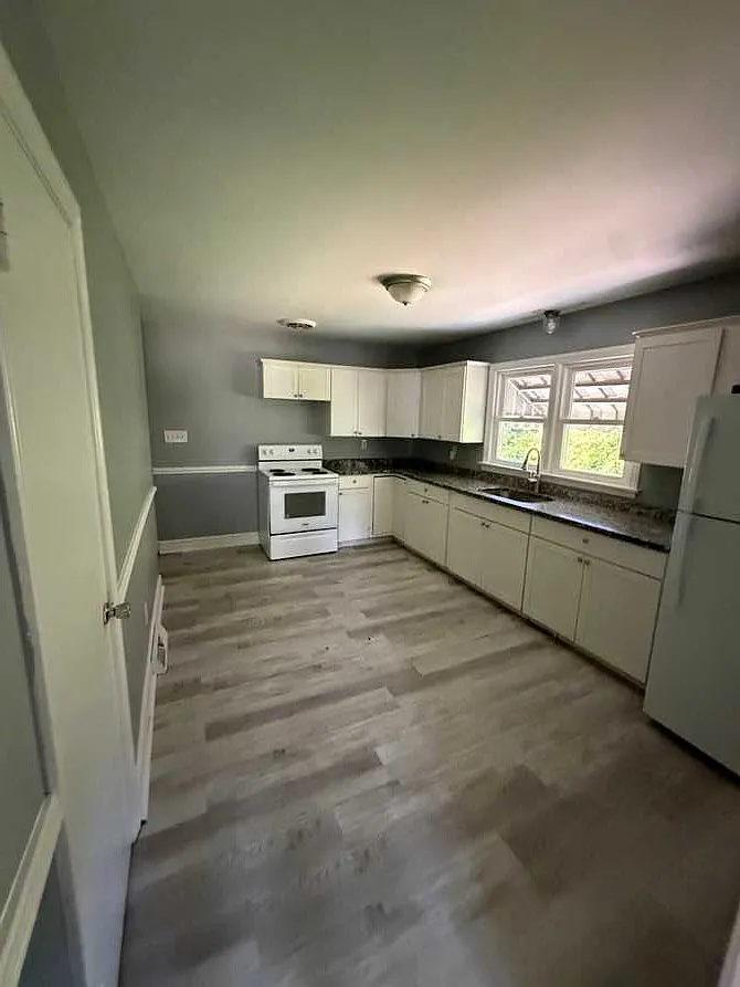 2604 Wise St — Photo 3