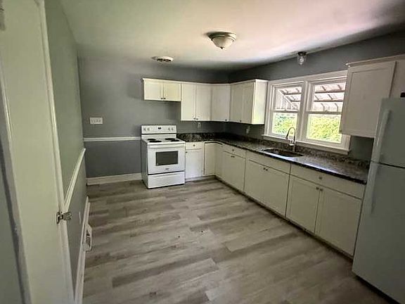 3rd image of 2604 Wise St
