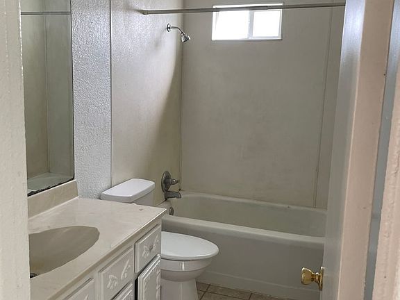 3rd image of 1201 W Edwards St #B