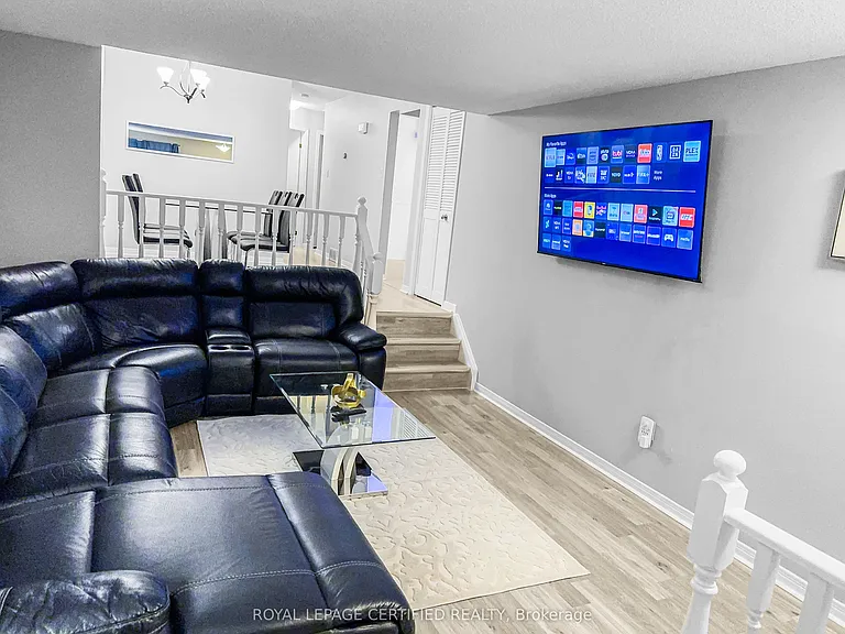 67 McDonagh Cres — Photo 2