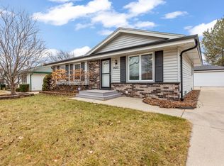 9625 W Arch Ave, Milwaukee, WI 53224