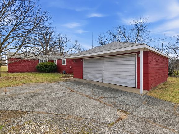 2nd image of 18301 Le Claire Ave